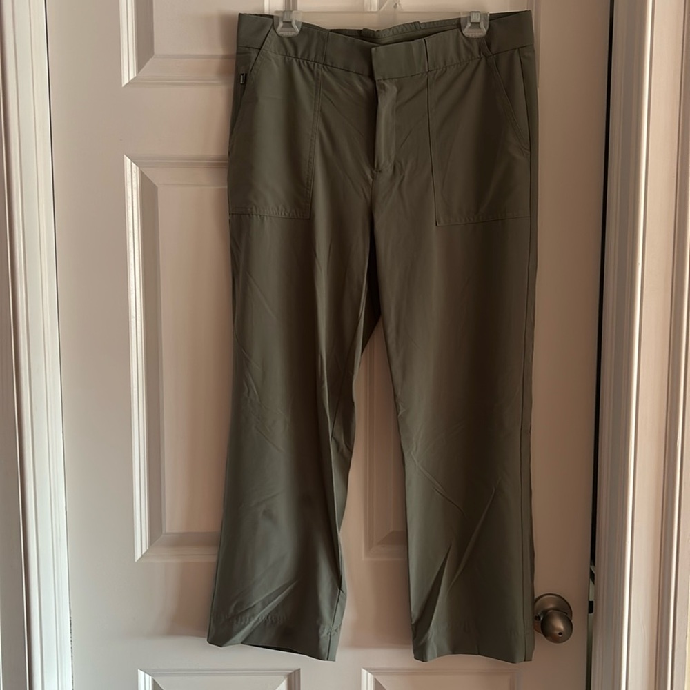Sage green Athleta capris